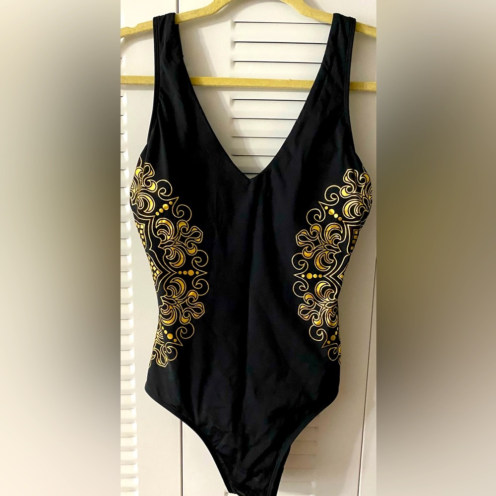 CUPSHE Foil Blink swimsuit, One Piece,Sz M, Gold metallic foil embellishment,NWT - Picture 7 of 16
